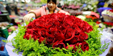 Ο Αγιος Βαλεντίνος της Κίνας: Οι ερωτευμένοι γιορτάζουν και στην Ασία