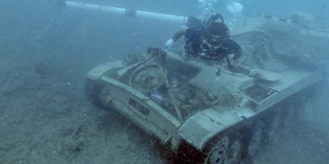Ενα τανκ στον βυθό