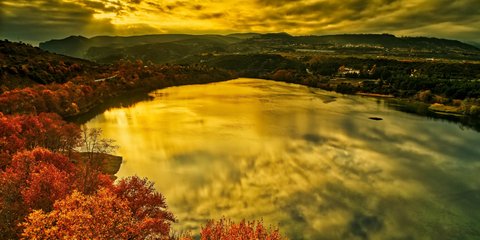 Οταν μια τεχνητή λίμνη, της Αγίας Βαρβάρας στη Βέροια, δίνει αληθινή ομορφιά -Φωτογραφία: ΜΟΤΙΟΝΤΕΑΜ/ΒΕΡΒΕΡΙΔΗΣ ΒΑΣΙΛΗΣ