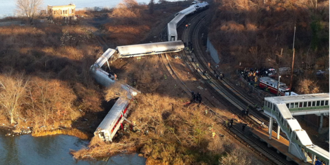 Εκτροχιασμός τρένου στο Μπρονξ: Τέσσερις νεκροί και τουλάχιστον 67 τραυματίες