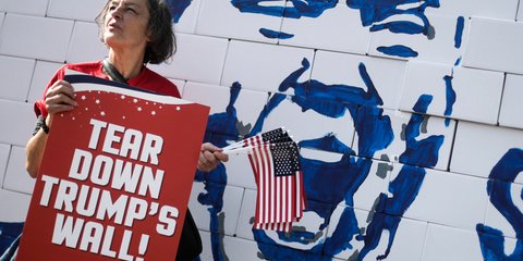 Διαμαρτυρία στο Βερολίνο για τον Ντόναλντ Τράμπ - Φωτογραφία: AP Photo/Markus Schreiber