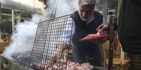Μύρισε τσίκνα παντού, σήμερα Τσικνοπέμπτη -Φωτογραφία: Nikos Libertas / SOOC