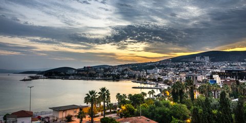 Εκπληκτικό ηλιοβασίλεμα στο Κουσαντάσι