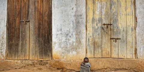 Φτώχια και Ουγκάντα, συνώνυμες λέξεις - Φωτογραφία: AP Photo/Ben Curtis