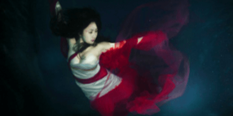 Υποβρύχιες επιδείξεις μόδας που κόβουν την ανάσα [εικόνες]