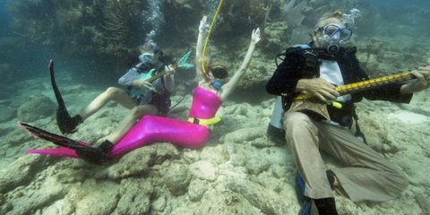 Υποβρύχια συναυλία: Γοργόνες και... ροκ στον βυθό της θάλασσας 