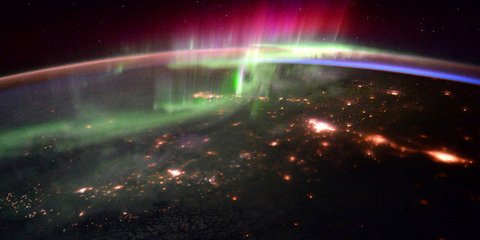 Ο χορός του φωτός -Το βόρειο σέλας από το Διάστημα!