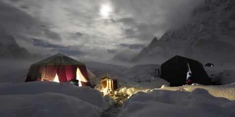 Φεγγαράδα στους παγετώνες... 