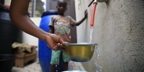 Παγκόσμια ημέρα του νερού 22 Μαρτίου και στην Ακτή Ελεφαντοστού ξέρουν καλά την σημασία του αγαθού -Φωτογραφία: EPA/LEGNAN KOULA