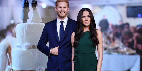 Το κέρινο ομοίωμα της Μέγκαν Μάρκλ στήθηκε δίπλα στου πρίγκιπα Χάρι στο μουσείο της Μαντάμ Τισό στο Λονδίνο -Φωτογραφία: EPA/ANDY RAIN