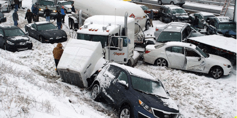 Χαμός στα χιόνια: Απίστευτη καραμπόλα σε δρόμο ταχείας κυκλοφορίας στην Πενσυλβάνια των ΗΠΑ