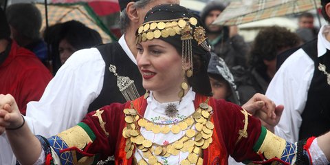 Χοροί και νταούλια στο Σύνταγμα... /Φωτογραφία: Eurokinissi 