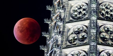 Το «ματωμένο φεγγάρι» έκλεψε την παράσταση...