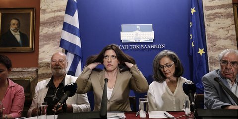 Συνομιλία με την Ιστορία: Η Επιτροπή Σοφών που... κατήργησε το Χρέος!