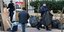 Ξύλο και συλλήψεις έξω από την ΑΣΟΕΕ σε επιχείρηση σκούπα της ΕΛ.ΑΣ για παρεμπόρ