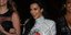 Πιο κιτς δεν γίνεται: Η Κιμ Καρντάσιαν με μίνι φόρεμα-κουβερλί [εικόνες]