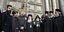 Ο πατριάρχης Ιεροσολύμων Θεόφιλος Γ' μπροστά στις κλειστές πύλες του Ναού του Παναγίου Τάφου (Φωτογραφία: ΑΡ) 