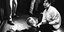 Ο Χουάν Ρομεο κραα το κεφάλι του Ρόμπερτ Κένεντι. Φωτογραφία: YouTube