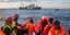 Χωρίς «λιμάνι» 32 μετανάστες που είναι εν πλω για έξι μέρες στη Μεσόγειο(Φωτογραφία: AP Photo/Santi Palacios)