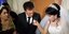 Η στιγμή που η νύφη πειράζει τον γαμπρό και τρώει χαστούκι / Φωτογραφία: YouTube