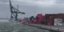 Ισχυρός άνεμος πετάει κοντέινερ στη θάλασσα στο λιμάνι της Αμβέρσας 