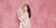 Η Κατερίνα Ντούσκα με ροζ μακρύ φόρεμα
