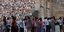 Κόσμος στο αρχαίο θέατρο της Επιδαύρου 