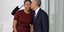 Ο Μπαράκ Ομπάμα φιλάει την σύζυγό του Μισέλ