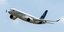 Αεροσκάφος Airbus A220 προσγειώνεται στο αεροδρόμιο της Τουλούζης
