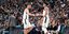 Ο Γιάννης Αντετοκούνμπο σε φάση από τον αγώνα των Μιλγουόκι Μπακς στο NBA