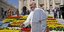 Ο Πάπας μπροστά από την Βασιλική του Αγίου Πέτρου