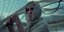 Η Ρούνι Μάρα με μαντήλι ακουμπά ένα δίχτυ στην ταινία Μαρία Μαγδαληνή