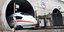 Τρένο Eurostar βγαίνει από τη Σήραγγα της Μάγχης 