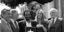 Η Πέγκι Λίπτον πλάι στον σύζυγό της Κουίνσι Τζόουνς που παραλαμβάνει το αστέρι στη λεωφόρο της δόξας