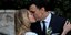 Τζένη Μπαλατσινού, Βασίλης Κικίλιας δίνουν ένα τρυφερό φιλί αμέσως μετά τον γάμο τους