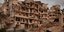 Κατεστραμμένο κτίριο στην περιοχή Ιντλίμπ στη Συρία