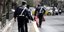 Αστυνομικοί κλείνουν δρόμο στο κέντρο της Αθήνας
