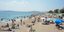 Γεμάτες οι παραλίες στο Φάληρο με το θερμόμετρο να πλησιάζει τους 40 βαθμούς