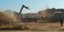 Απομακρύνονται τα καμμένα από το οικόπεδο στη Λεωφόρο Μαραθώνος