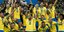 Οι παίκτες της Βραζιλίας σηκώνουν το τρόπαιο του Κόπα Αμέρικα