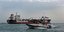 Ιρανικό σκάφος εποπτεύει δεξαμενόπλοιο