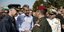 Ο Κυριάκος Μητσοτάκης χαιρετάει αξιωματικούς του στρατού