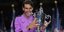Ο Ράφαελ Ναδάλ κρατά το τρόπαιο του US Open