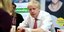 O πρωθυπουργός της Βρετανίας, Μπόρις Τζόνσον κατά την επίσκεψή του σε νοσοκομείο στο Γουάτφορντ