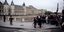 Οι Αρχές απέκλεισαν την περιοχή γύρω από το αστυνομικό τμήμα στο Παρίσι
