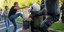 Η επίθεση από μέλη του ΚΚΕ στον αστυνομικό