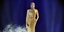 H Tζένιφερ Λόπεζ με ολόχρυσο φόρεμα στη σκηνή 