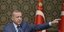 Ο Τούρκος πρόεδρος Ερντογάν δείχνει με το χέρι σε κοινή συνέντευξη Τύπου με τον Βλαντιμίρ Πούτιν