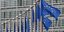 Σημαίες της ΕΕ, έξω από την έδρα της Κομισιόν στις Βρυξέλλες