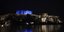 Εντυπωσιακή εικόνα της Ακρόπολης φωταγωγημένης στα μπλε